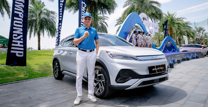 Mối quan hệ cộng sinh giữa golf và xe hạng sang